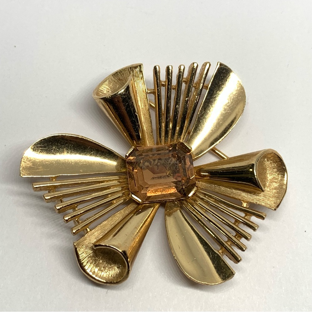 Vintage Crown Trifari Amber faceted Atomic Starburst Gold Tone brooch